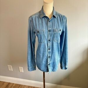 GAP, Women's Distressed Blue Denim, Long Sleeve, Button Down Shirt, SZ SM